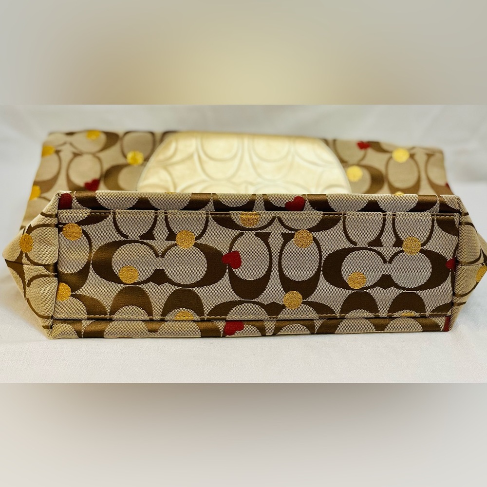 Coach Handbag - Picture 4 of 7